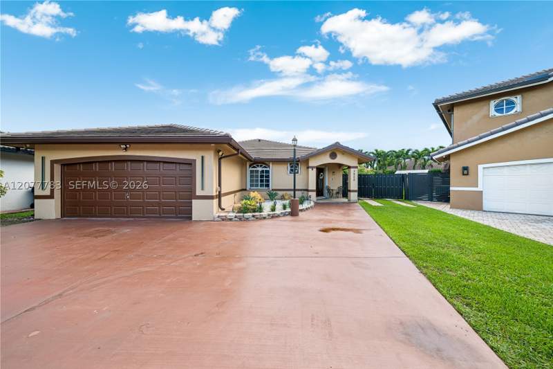 4 bedroom SingleFamilyResidence at 7920 SW 163rd Pl, P A At West Kendall, Miami — photo 3