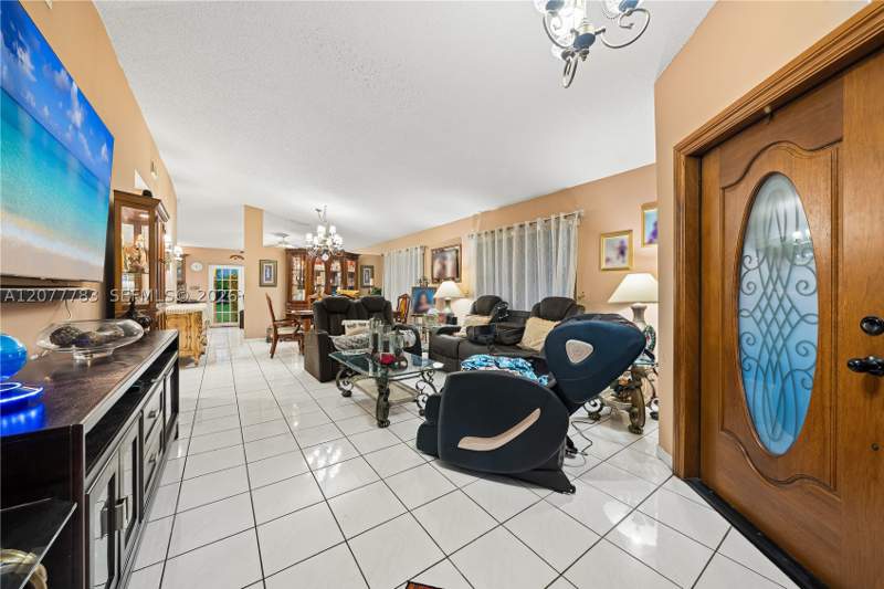 4 bedroom SingleFamilyResidence at 7920 SW 163rd Pl, P A At West Kendall, Miami — photo 5