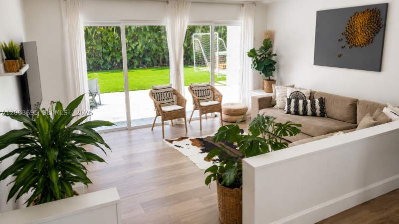 4 bedroom SingleFamilyResidence at 1835 NE 212th Ter, Highland Gardens Fourth A, Miami — photo 4