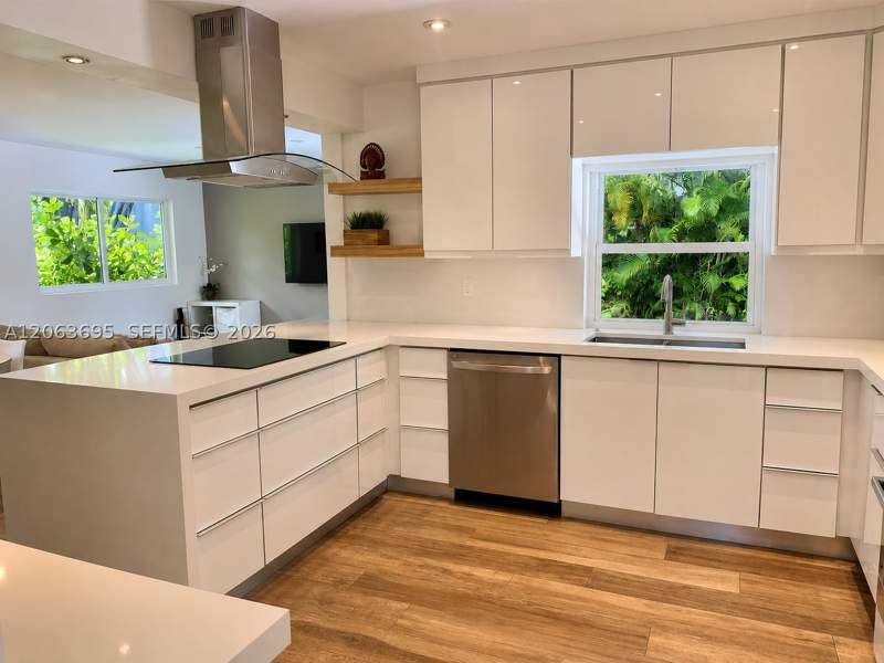 4 bedroom SingleFamilyResidence at 1835 NE 212th Ter, Highland Gardens Fourth A, Miami — photo 5