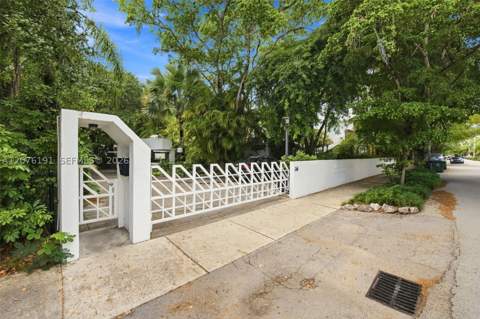 3024 Day Ave 3024, Miami FL - photo 9 of 72