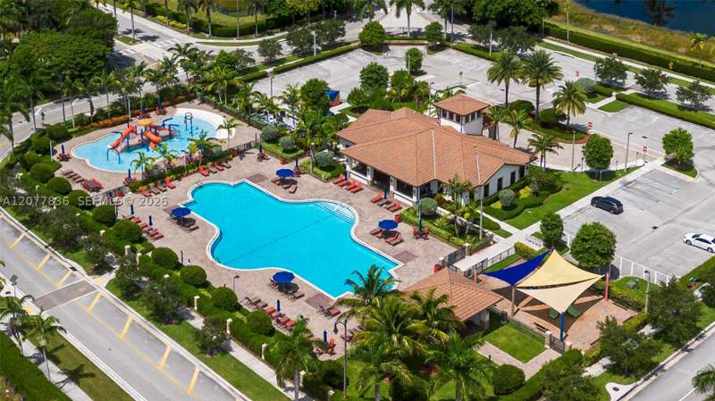 5 bedroom SingleFamilyResidence at 125 SE 36th Pl, Baywinds Of Barbados, Homestead — photo 4