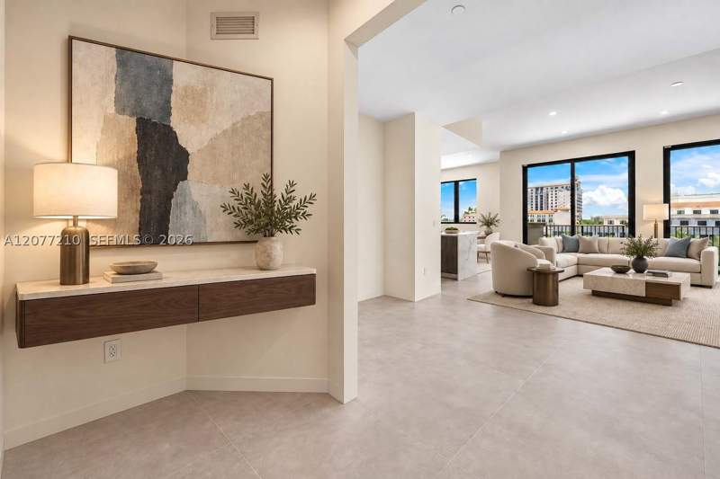 3 bedroom Condominium at 275 Giralda Ave 6A, Giralda Place Condo, Coral Gables — photo 3