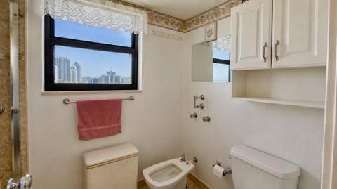 210 174th Street 1901, Sunny Isles Beach FL - photo 15 of 36