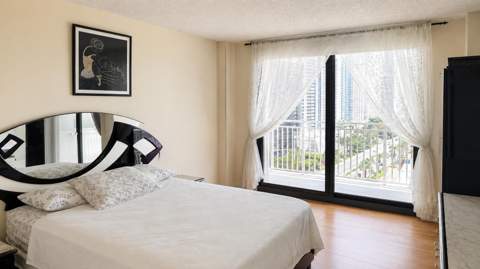 210 174th Street 1901, Sunny Isles Beach FL - photo 16 of 36