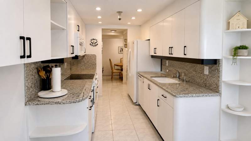 2 bedroom Condominium at 210 174th Street 1901, Winston Towers 600 Condo, Sunny Isles Beach — photo 2