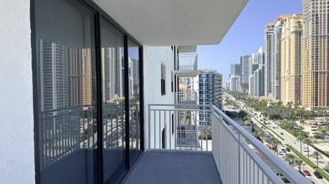 210 174th Street 1901, Sunny Isles Beach FL - photo 22 of 36