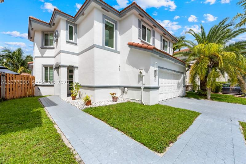 3 bedroom SingleFamilyResidence at 15585 SW 112th Way, Sunflower At The Hammocks, Miami — photo 2
