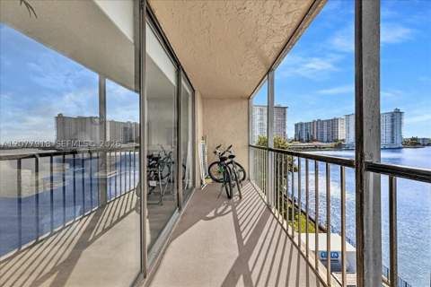 17600 N Bay Rd N503, Sunny Isles Beach FL - photo 15 of 28
