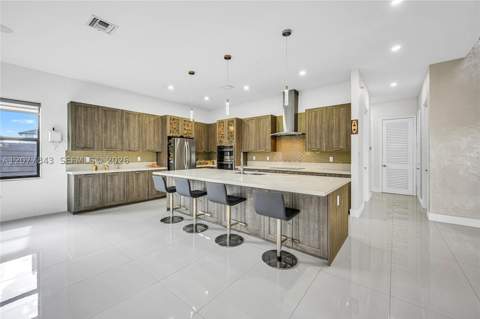 9121 NW 161st Ter, Miami Lakes FL - photo 14 of 37