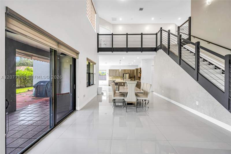 5 bedroom SingleFamilyResidence at 9121 NW 161st Ter, Dunnwoody Lake, Miami Lakes — photo 5