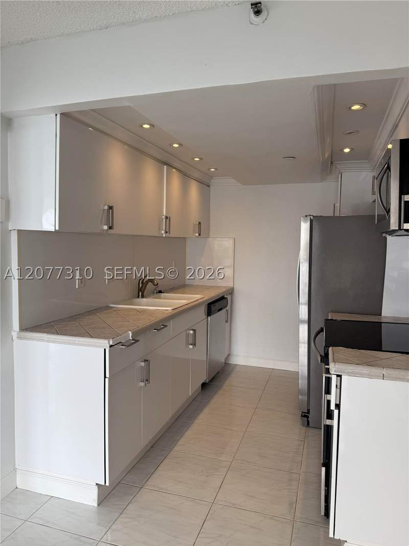 2 bedroom Condominium at 17500 N Bay Rd S907, Fairview House Condo, Sunny Isles Beach — photo 5