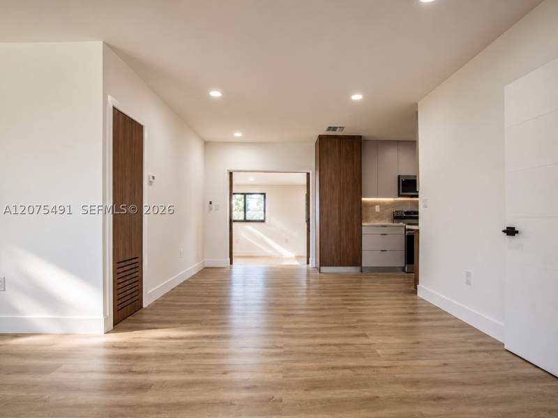 3 bedroom SingleFamilyResidence at 4212 SW 98th Ave, Fairlawn Ests 1st Addn, Miami — photo 3
