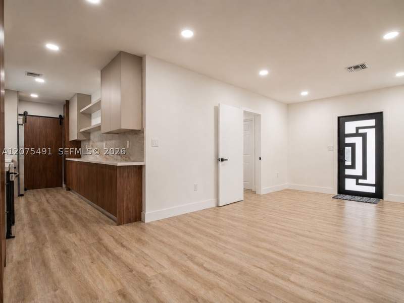 3 bedroom SingleFamilyResidence at 4212 SW 98th Ave, Fairlawn Ests 1st Addn, Miami — photo 5