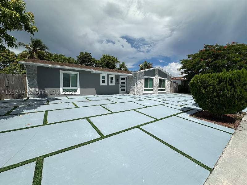 4 bedroom SingleFamilyResidence at 15244 SW 108th Ct, Fairway Estates Sec 7, Miami — photo 3