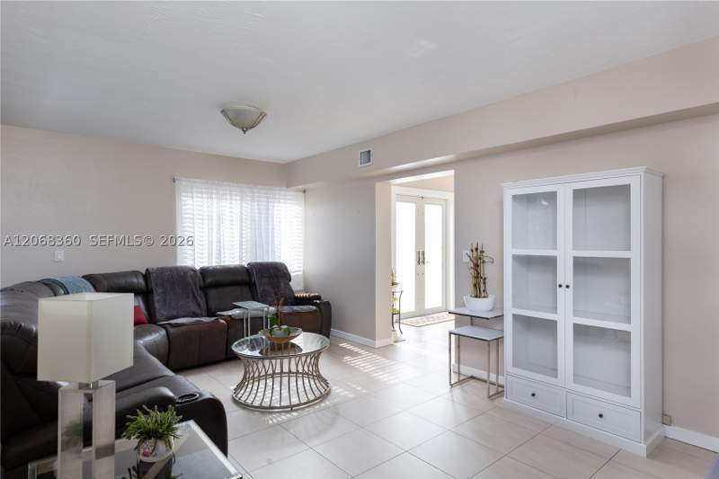 3 bedroom SingleFamilyResidence at 2250 SW 17th Ave, New Shenandoah, Miami — photo 5