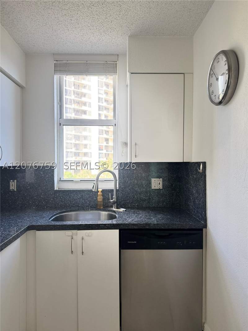 2 bedroom Condominium at 770 Claughton Island Dr 601, Isola Condo, Miami — photo 4