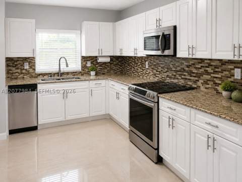 525 NW 23rd Ave, Miami FL - photo 8 of 40