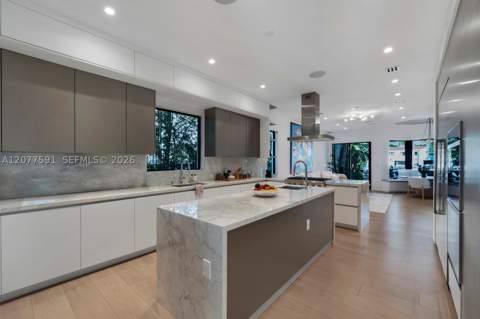 4442 Prairie Ave, Miami Beach FL - photo 12 of 58