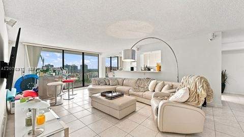210 174 St 2401, Sunny Isles Beach FL - photo 23 of 43