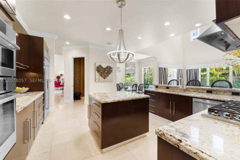 275 189th Ter, Sunny Isles Beach FL - photo 13 of 36