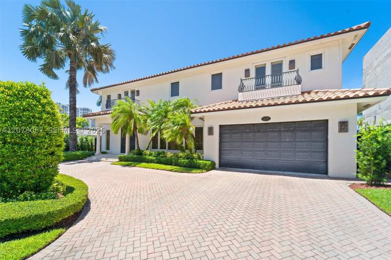6 bedroom SingleFamilyResidence at 275 189th Ter, Golden Shores Ocean Blvd, Sunny Isles Beach — photo 3