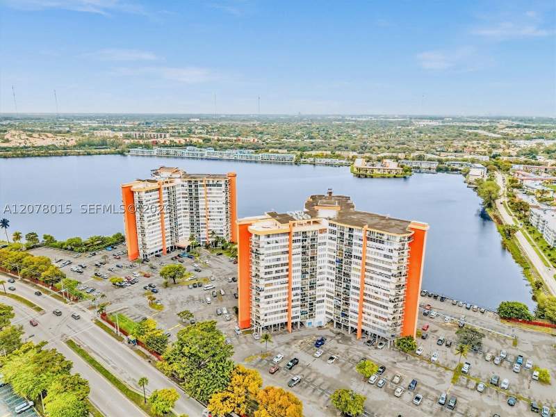 2 bedroom Condominium at 1301 NE Miami Gardens Dr 1406W, Buckley Towers Condo West, Miami — photo 3