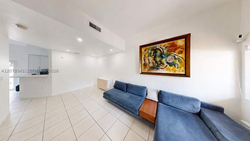 3 bedroom Townhouse at 21943 SW 88th Path, Lakes By The Bay Jay, Cutler Bay — photo 2
