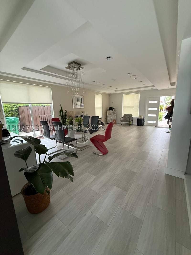 4 bedroom SingleFamilyResidence at 11101 NW 72nd Ter, Doral Isles Catalina, Doral — photo 3