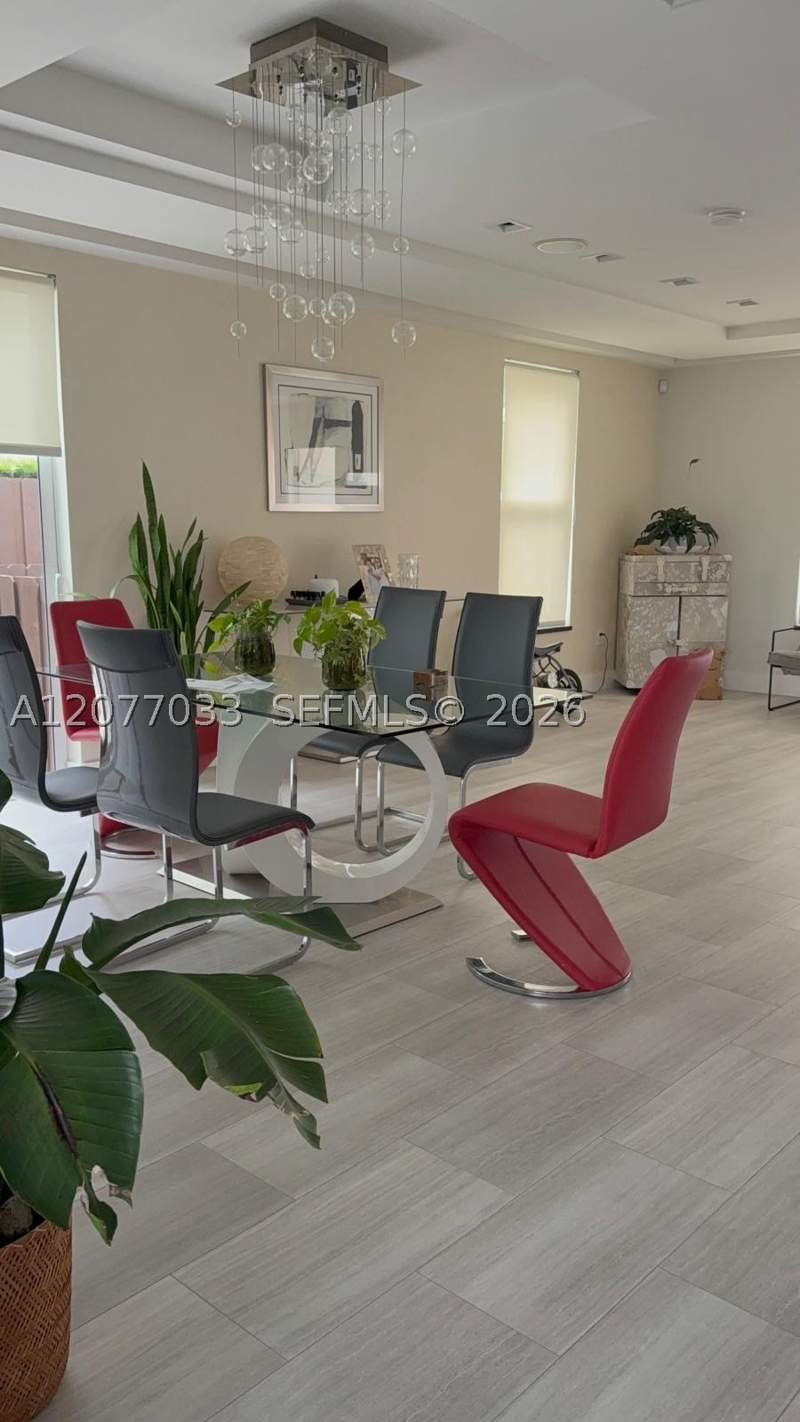 4 bedroom SingleFamilyResidence at 11101 NW 72nd Ter, Doral Isles Catalina, Doral — photo 4