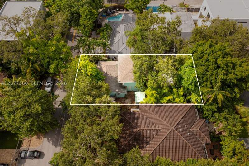 3 bedroom SingleFamilyResidence at 2952 Louise St, Mundys, Coconut Grove — photo 2