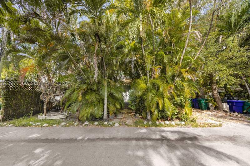 3 bedroom SingleFamilyResidence at 2952 Louise St, Mundys, Coconut Grove — photo 4