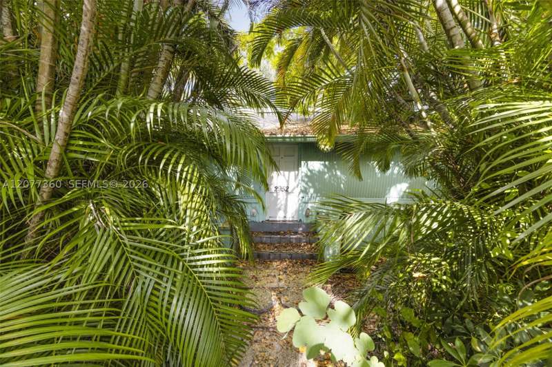 3 bedroom SingleFamilyResidence at 2952 Louise St, Mundys, Coconut Grove — photo 5