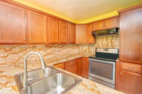 2340 NW 187th St, Miami Gardens FL - photo 14 of 44