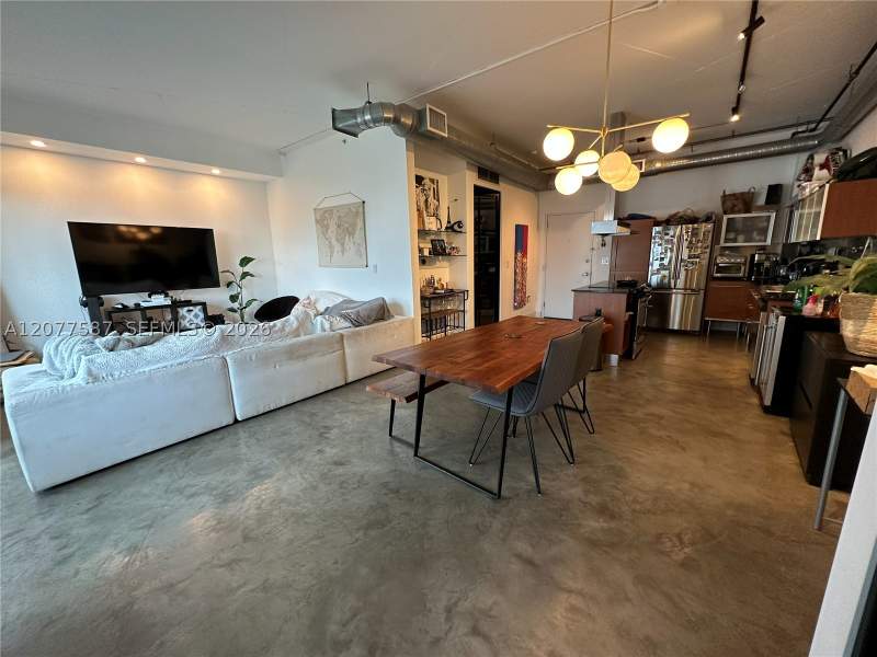 2 bedroom Condominium at 10 SW South River Dr Phi02, Neo Condo, Miami — photo 2