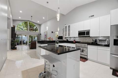 10887 SW 152nd Pl, Miami FL - photo 12 of 45