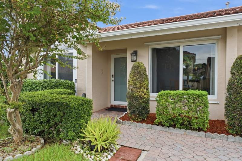 3 bedroom SingleFamilyResidence at 10887 SW 152nd Pl, Jasmine At The Hammocks 1, Miami — photo 2