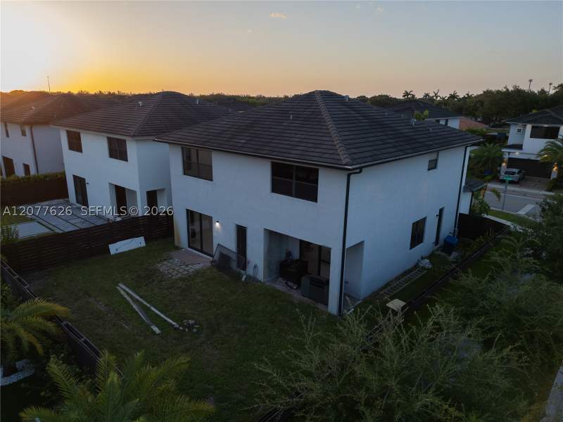 5 bedroom SingleFamilyResidence at 8824 NW 161st Ter, Dunnwoody Lake, Miami Lakes — photo 4