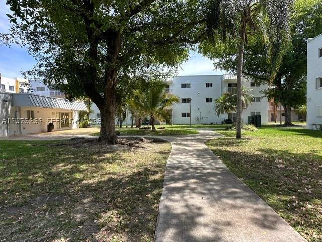 1 bedroom Condominium at 11301 SW 200th St 104-A, Caribbean Gardens Condo, Miami — photo 2