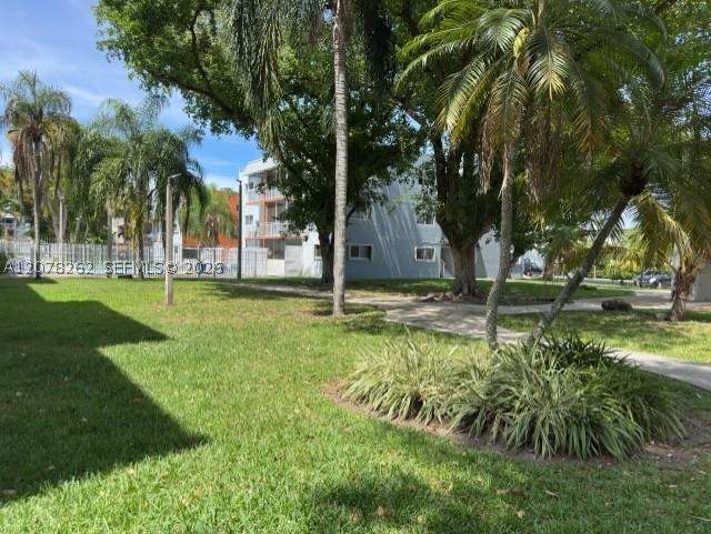 1 bedroom Condominium at 11301 SW 200th St 104-A, Caribbean Gardens Condo, Miami — photo 3