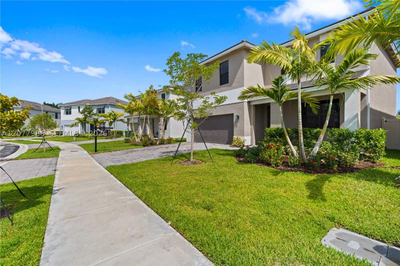 4 bedroom SingleFamilyResidence at 1325 NE 2nd Ct, Miami Land And Developmen, Homestead — photo 3