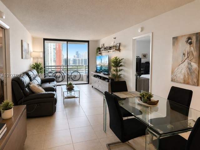 2 bedroom Condominium at 3300 NE 191st St Ph16, Parc Central Aventura Sou, Aventura — photo 3