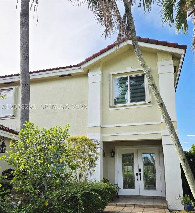 3 bedroom SingleFamilyResidence at 14719 SW 44th Ln, Lakes Of The Meadow Patio, Miami — photo 2