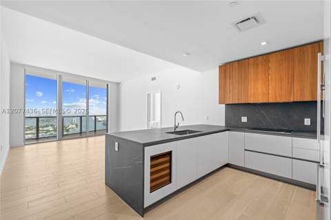 1400 Biscayne Blvd 4203, Miami FL - photo 9 of 39