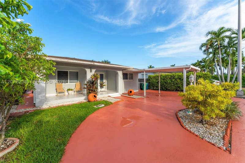 4 bedroom SingleFamilyResidence at 325 SW 122nd Ave, Sweetwater Golf Course To, Miami — photo 3