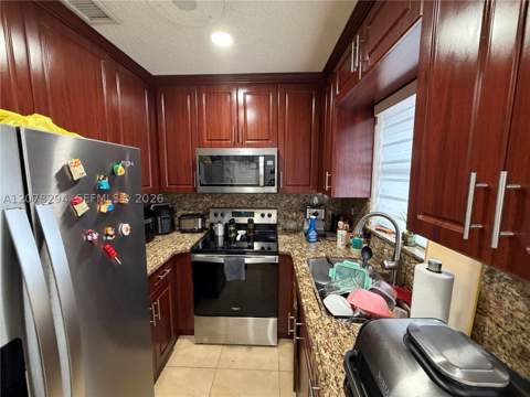 5935 W 26th Ave 204, Hialeah FL - photo 7 of 29