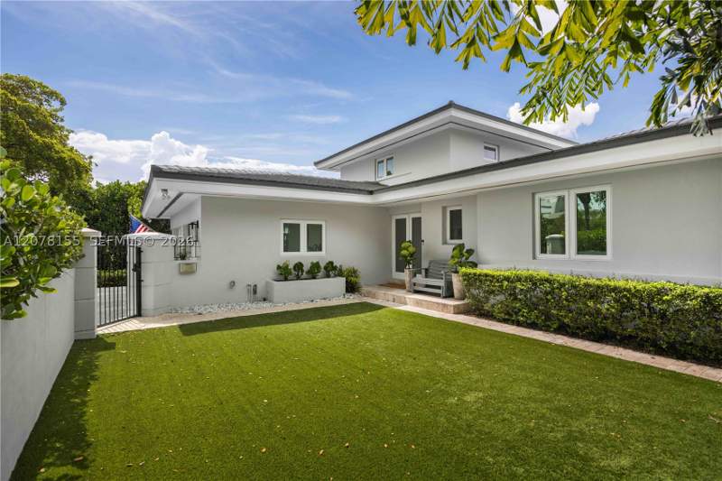 3 bedroom SingleFamilyResidence at 1201 Campo Sano Ave, C G Riviera Sec Part 4, Coral Gables — photo 5