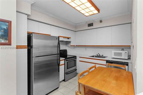 3400 NE 192nd St 1911, Aventura FL - photo 12 of 28