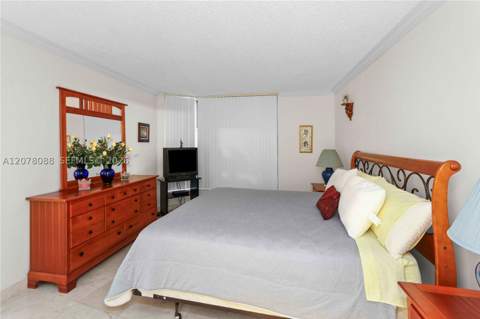 3400 NE 192nd St 1911, Aventura FL - photo 19 of 28