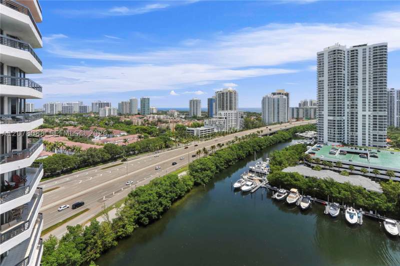 2 bedroom Condominium at 3400 NE 192nd St 1911, Mystic Pointe Tower 600 C, Aventura — photo 2